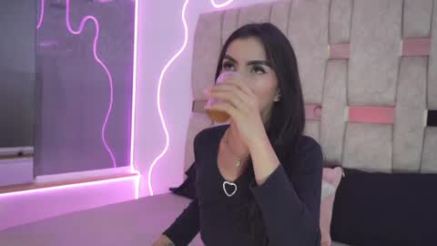 fernanda_thail_ online show from 03/30/26, 08:21