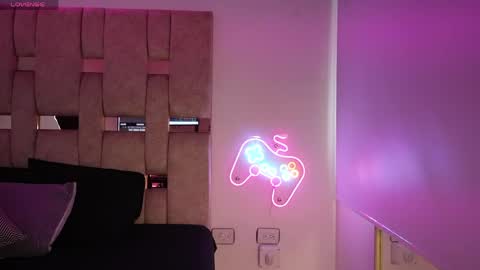 fernanda_thail_ online show from 04/18/26, 07:29