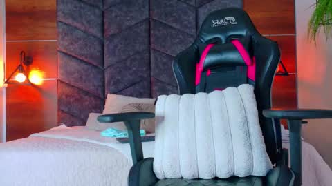 FERNANDA BROWN  online show from 03/09/26, 07:51