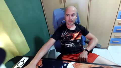 fernandez83 online show from 06/12/26, 06:51