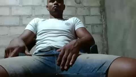 fernandez_latinblack online show from 10/16/25, 11:28