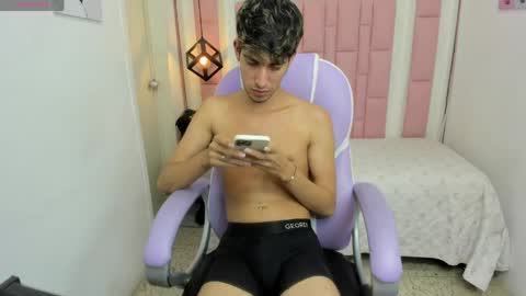 FER PHOENIX online show from 04/09/26, 06:19