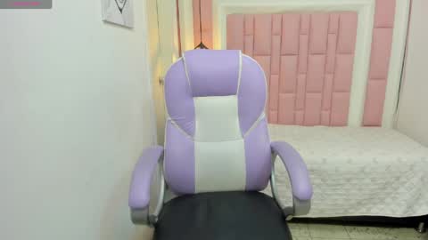 FER PHOENIX online show from 04/16/26, 03:29