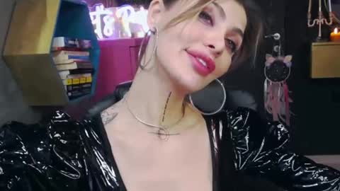 Sarah online show from 02/27/25, 02:21