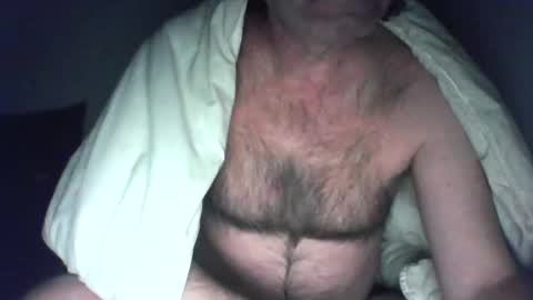 Snapshot of feyo123 chatting on 01/21/25, 10:19 Beachmancan online show from 01/21/25, 10:19