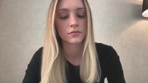 Lisa online show from 11/19/25, 07:30