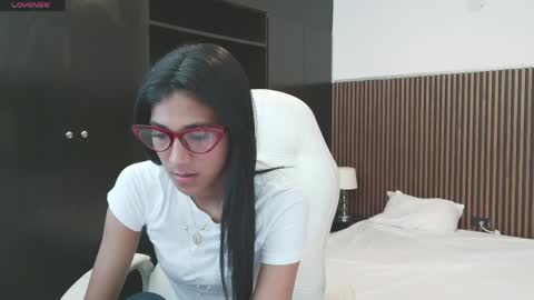 Freyja  online show from 04/04/26, 06:27