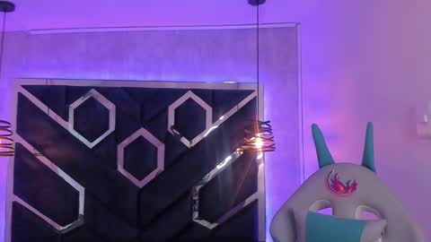   online show from 02/05/25, 12:17