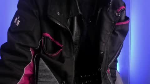   online show from 02/21/25, 12:28