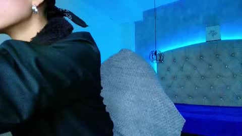   online show from 09/30/25, 04:45