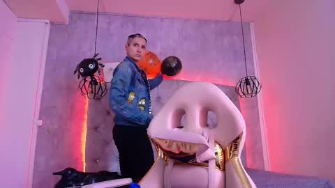   online show from 10/31/25, 12:17