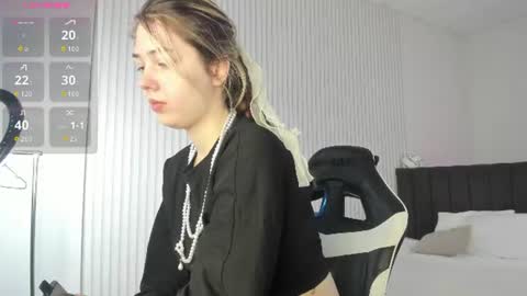 Snapshot of fieryfeline chatting on 06/26/26, 03:22 Filla online show from 06/26/26, 03:22