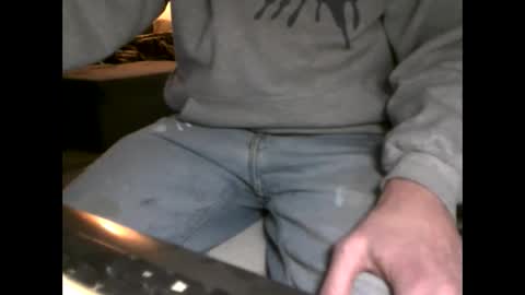 Snapshot of fifi010203 chatting on 01/27/25, 02:13 fifi010203 online show from 01/27/25, 02:13