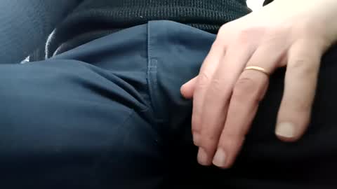 Snapshot of fifi010203 chatting on 02/01/25, 01:30 fifi010203 online show from 02/01/25, 01:30