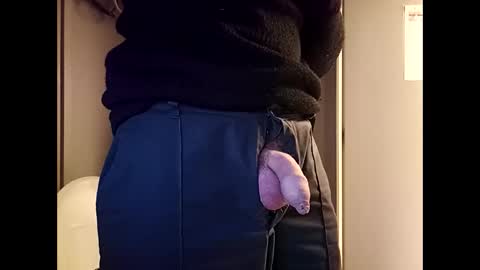 fifi010203 online show from 11/26/25, 04:08