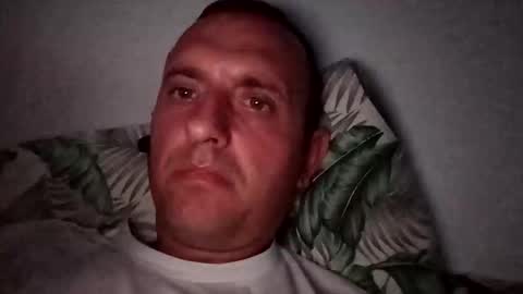Snapshot of figonik chatting on 10/26/25, 07:53 Nick online show from 10/26/25, 07:53
