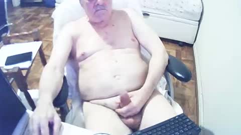 Snapshot of filhober chatting on 12/27/24, 01:22 filhober online show from 12/27/24, 01:22