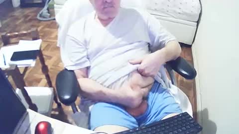 Snapshot of filhober chatting on 01/15/25, 01:02 filhober online show from 01/15/25, 01:02