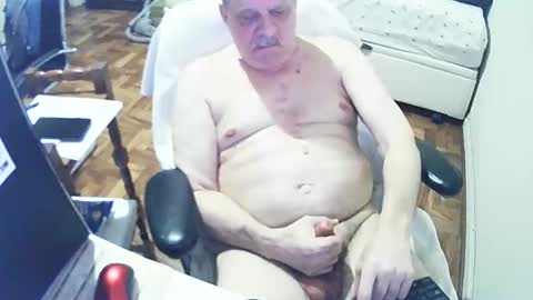 Snapshot of filhober chatting on 01/24/25, 01:45 filhober online show from 01/24/25, 01:45