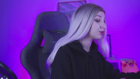 cap and Lana  online show from 12/21/24, 08:28