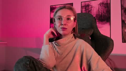 cap and Lana  online show from 02/28/25, 09:04