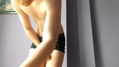 Whitechocolate online show from 12/23/25, 10:46