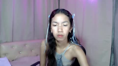 Snapshot of filxpixna chatting on 06/17/26, 04:37 Belle online show from 06/17/26, 04:37