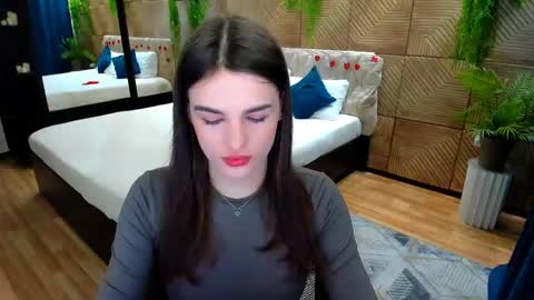 Snapshot of finalaccord chatting on 06/04/26, 10:21 Amanda online show from 06/04/26, 10:21