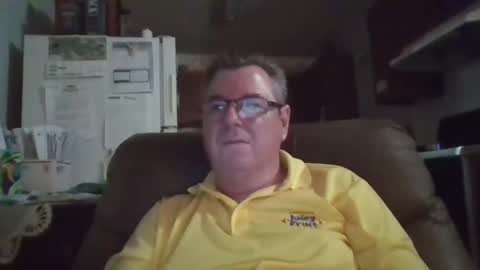 Snapshot of finderfiner chatting on 12/18/24, 11:02 finderfiner online show from 12/18/24, 11:02