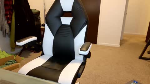 Snapshot of finding_ross chatting on 11/15/25, 11:21 Ross online show from 11/15/25, 11:21