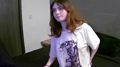 Snapshot of findiryts_2 chatting on 10/10/25, 06:23 Alice and Max online show from 10/10/25, 06:23