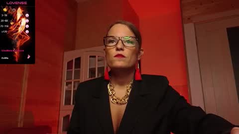 Lady online show from 11/04/25, 03:16