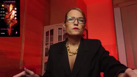 Lady online show from 12/14/25, 01:16