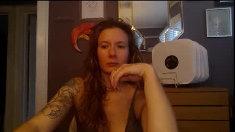 Snapshot of findomgoddessnatalia chatting on 10/16/25, 10:11 Goddess Natalia Findom online show from 10/16/25, 10:11