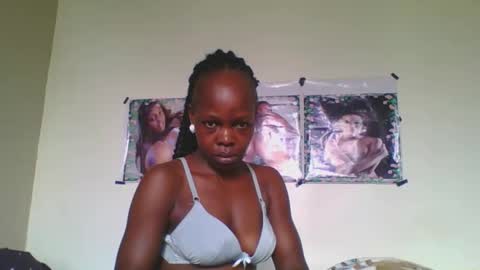 Snapshot of fine_melanin chatting on 09/14/25, 05:39 caro online show from 09/14/25, 05:39
