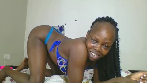 Snapshot of fine_melanin chatting on 09/15/25, 05:57 caro online show from 09/15/25, 05:57