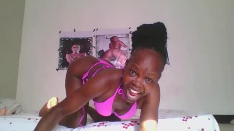 Snapshot of fine_melanin chatting on 09/18/25, 01:57 caro online show from 09/18/25, 01:57