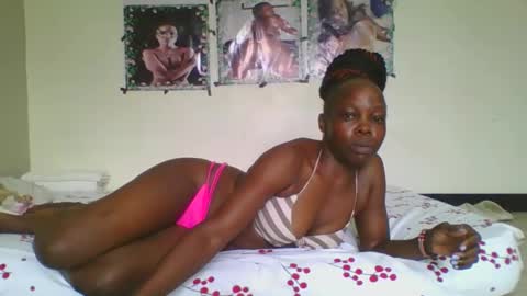 Snapshot of fine_melanin chatting on 10/15/25, 06:46 caro online show from 10/15/25, 06:46