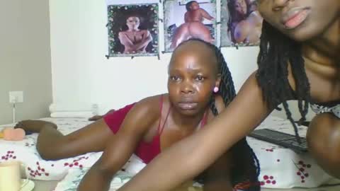 Snapshot of fine_melanin chatting on 10/15/25, 07:14 caro online show from 10/15/25, 07:14