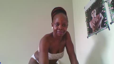 Snapshot of fine_melanin chatting on 10/20/25, 06:47 caro online show from 10/20/25, 06:47