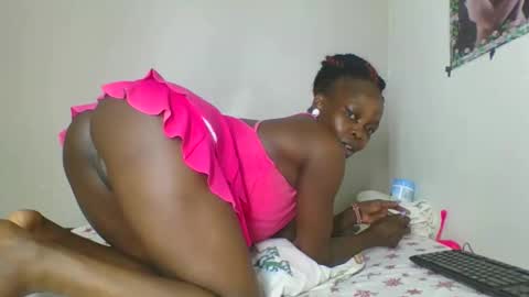 Snapshot of fine_melanin chatting on 10/22/25, 07:57 caro online show from 10/22/25, 07:57