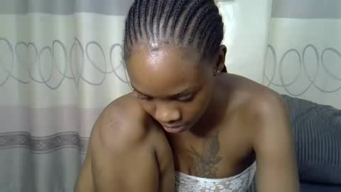 fine_queen12 online show from 12/05/24, 01:38