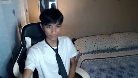 fineboii_rey18 online show from 09/24/25, 02:20