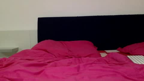 Snapshot of fionacam chatting on 02/05/25, 01:00 Fiona online show from 02/05/25, 01:00