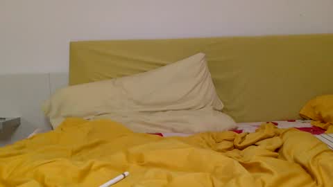 Snapshot of fionacam chatting on 03/05/25, 01:17 Fiona online show from 03/05/25, 01:17