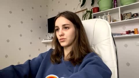 Keite wanna play  Meow online show from 11/21/25, 12:15