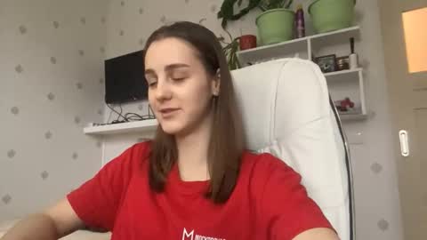 Keite wanna play  Meow online show from 12/17/25, 10:32