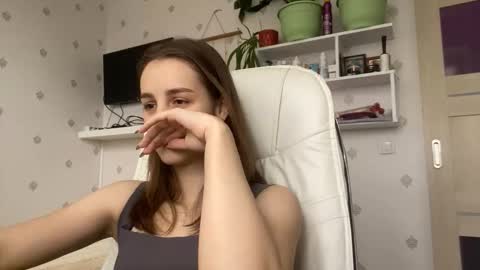 Keite wanna play  Meow online show from 12/19/25, 10:44