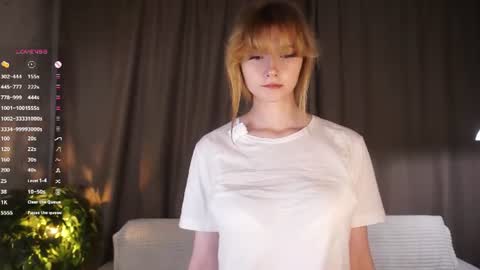 Snapshot of fionawhynot chatting on 07/12/26, 07:05 Emily online show from 07/12/26, 07:05