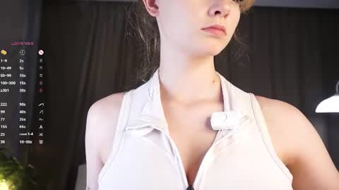 Snapshot of fionawhynot chatting on 07/19/26, 05:11 Emily online show from 07/19/26, 05:11
